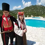 בית נופש Ethno Village Kokorici