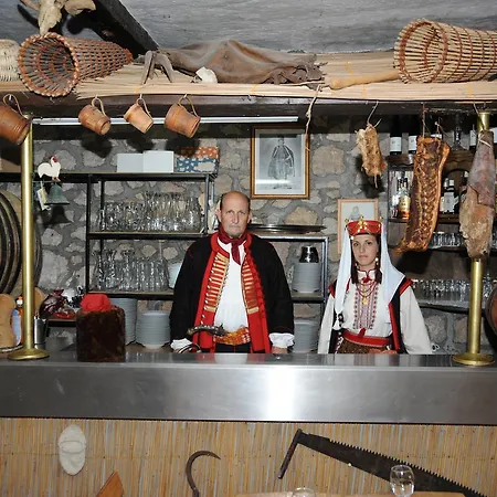 Semesterbostad Makarska Ethno Village Kokorici *
