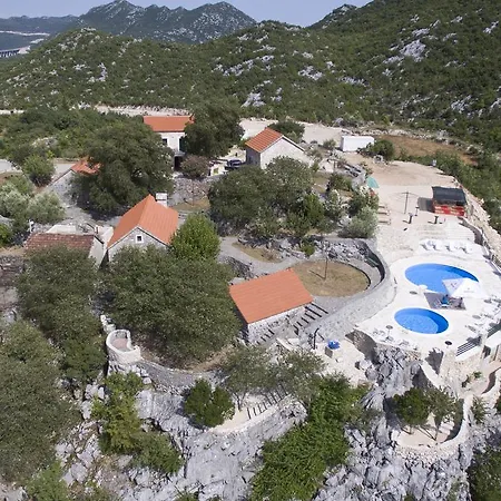 Ethno Village Kokorici 3*